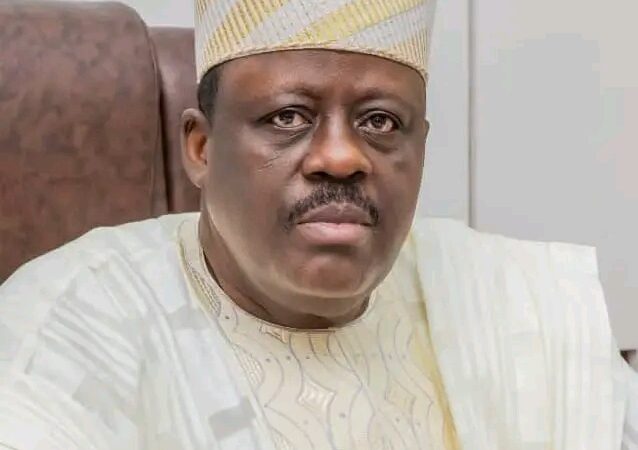 ‎« Le Bénin reste debout »: lance le président Louis Vlavonou au lendemain de la tentative de coup d&rsquo;État avortée  ‎