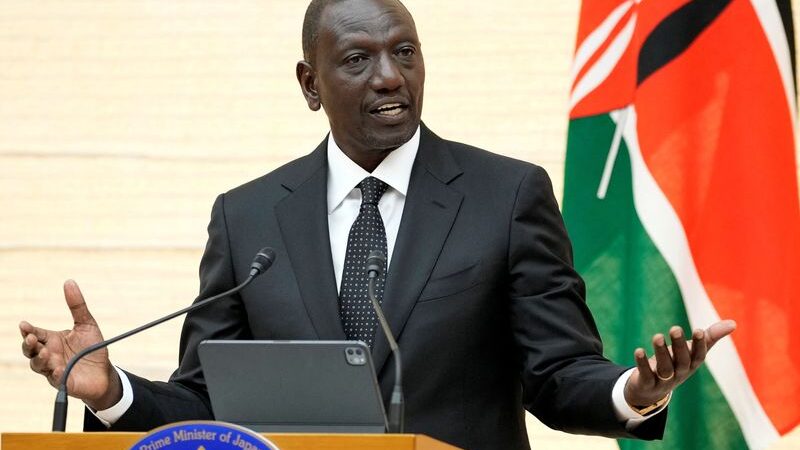 Kenya: Le Gouvernement décide d&rsquo;envoyer 40.000 fonctionnaires à la  »retraite forcée »