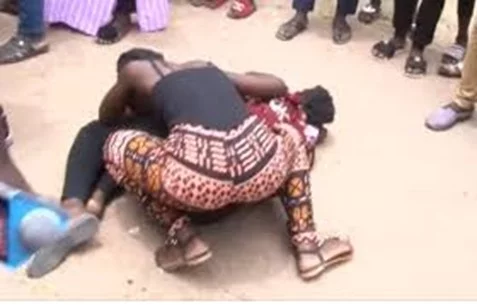 Divers: sous l&rsquo;effet de l&rsquo;alcool, une femme tente d&rsquo;arracher à mains nues les testicules de son mari  ‎