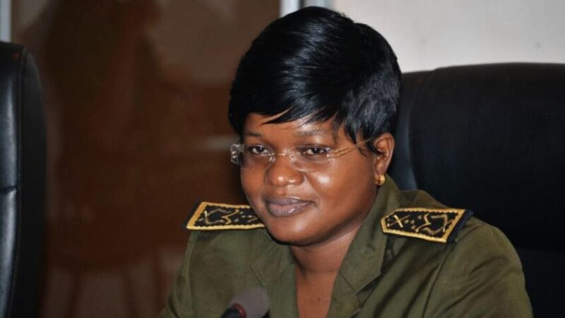 Port de tenue traditionnelle dans l&rsquo;administration tous les jeudis: le Préfet Lydie Nah Déré annule sa décision