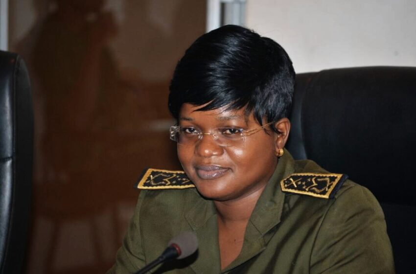 Port de tenue traditionnelle dans l&rsquo;administration tous les jeudis: le Préfet Lydie Nah Déré annule sa décision