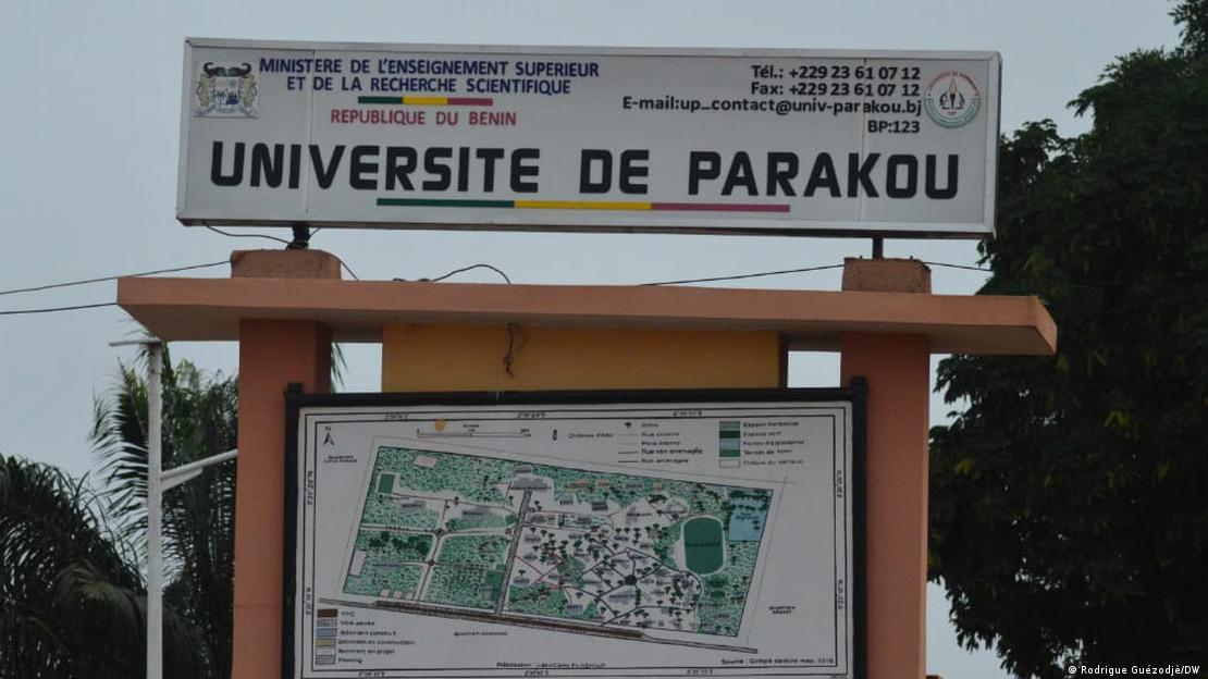Université de Parakou : fin du port des tenues civiles pour les étudiants de la Flash