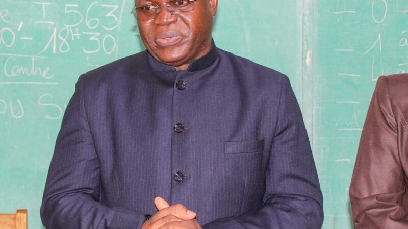 Amélioration des résultats au BEPC 2024: Le Ministre Yves Chabi Kouaro fait une promesse aux enseignants 