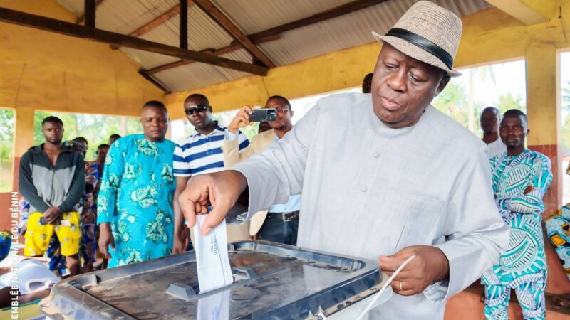 Élections législatives et communales 2026: Louis Vlavonou accomplit son devoir civique