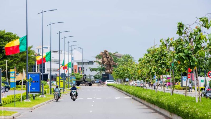 Célébration du 1er Août 2024: Sécurité, propreté, chaises drapeau…: la ville de Cotonou reloquée