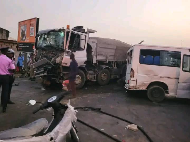 Grave accident de circulation : 37 victimes enregistrées dans un carambolage de 12 véhicules