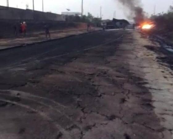 Route Porto-Novo-Kétou : un accident impliquant trois camions provoque un incendie dévastateur
