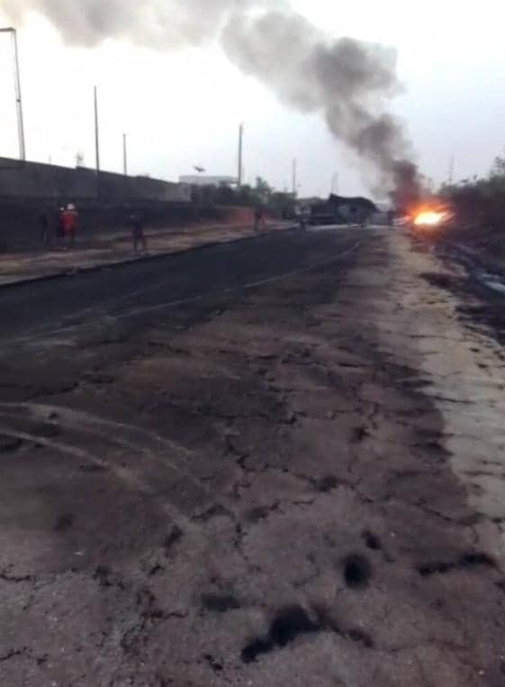Route Porto-Novo-Kétou : un accident impliquant trois camions provoque un incendie dévastateur