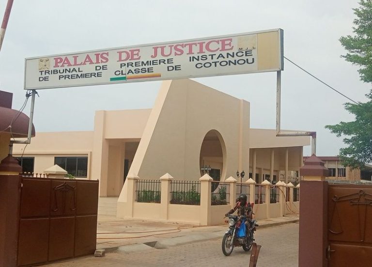 Bénin : un couple français condamné à trois ans de prison
