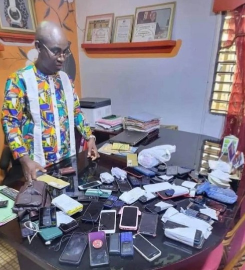 Fraudes au Bac 2025 en Côte d&rsquo;Ivoire : près de 1000 téléphones portables saisis en plein déroulement des épreuves