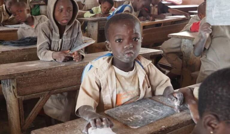 TOGO- Éducation: mise en place de l&rsquo;anglais dans toutes les écoles primaires dès la rentrée prochaine 