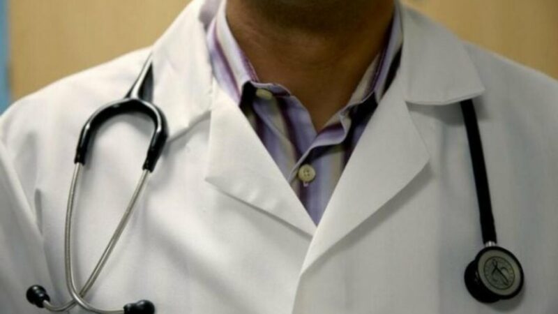 Godomey : un plombier se faisant passer pour un médecin arrêté par la police