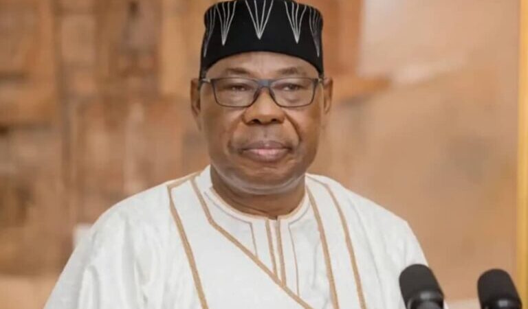 Santé avant tout: Boni Yayi met la politique en pause pour se soigner