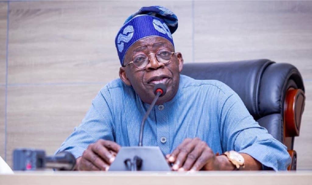 Nigeria: Bola Tinubu impose 15% de taxe sur l&rsquo;essence importée  ‎