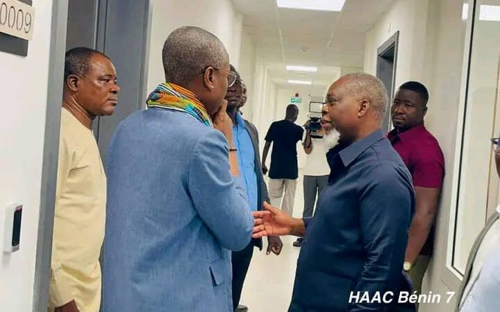 Coup d&rsquo;État déjoué: Le président Edward Loko au chevet de la SRTB