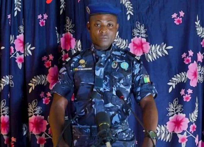 ‎CRIET : Le policier Delcoz Kindjanhoundé déposé en prison pour incitation à la rébellion contre le président Talon