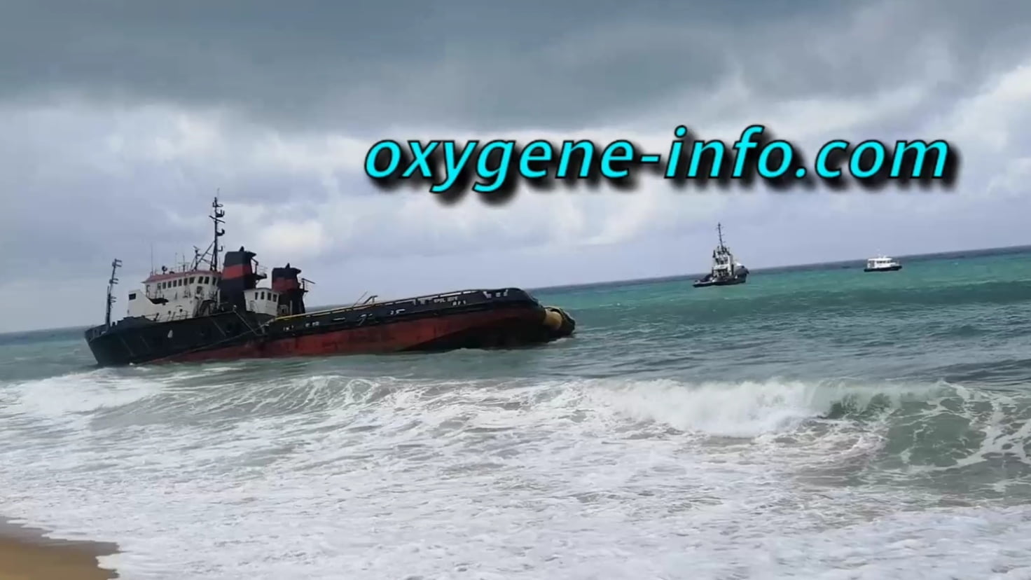 Côte Atlantique: Sous l&rsquo;effet de panne, un navire échoue à la plage de Fidjrossè