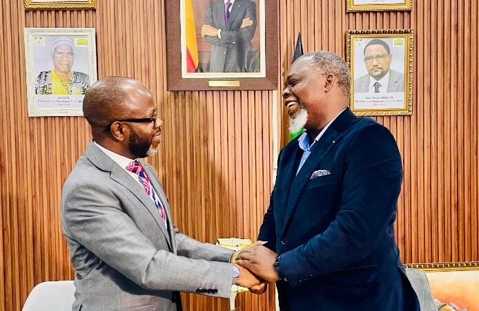 HAAC: le président Édouard Loko reçoit en audience Conrad Gbaguidi du CES