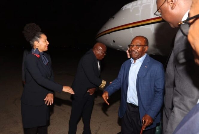 Exil: Ali Bongo et sa famille accueillis en Angola après leur libération