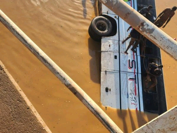 Burkina Faso: un bus chute du pont et tombe dans un fleuve, des morts enregistrés