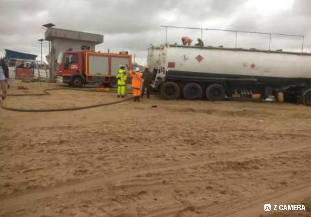 Plage de Fidjrossè: Fin du pompage du gasoil du navire échoué, une nouvelle opération très délicate démarre